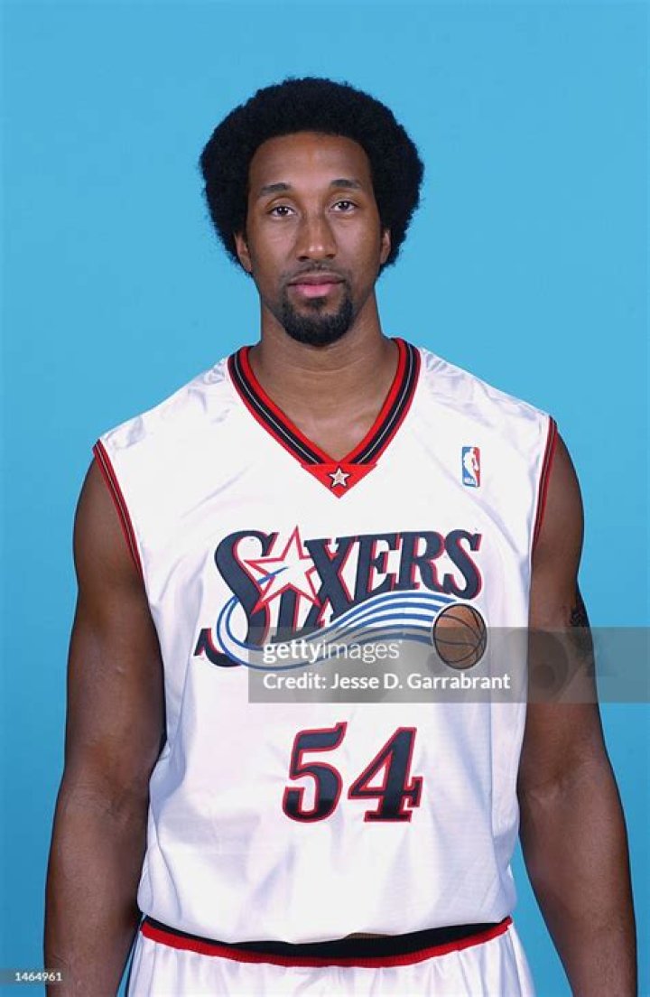 
Brian Skinner Net Worth: How Rich Is He? Salary & Contract Breakdown	