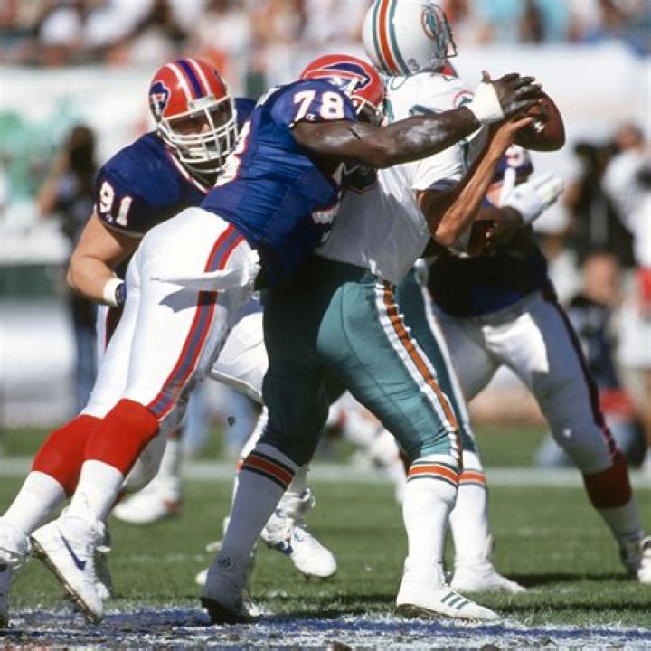 Bruce Smith- Wiki, Age, Height, Weight, Net Worth, Wife