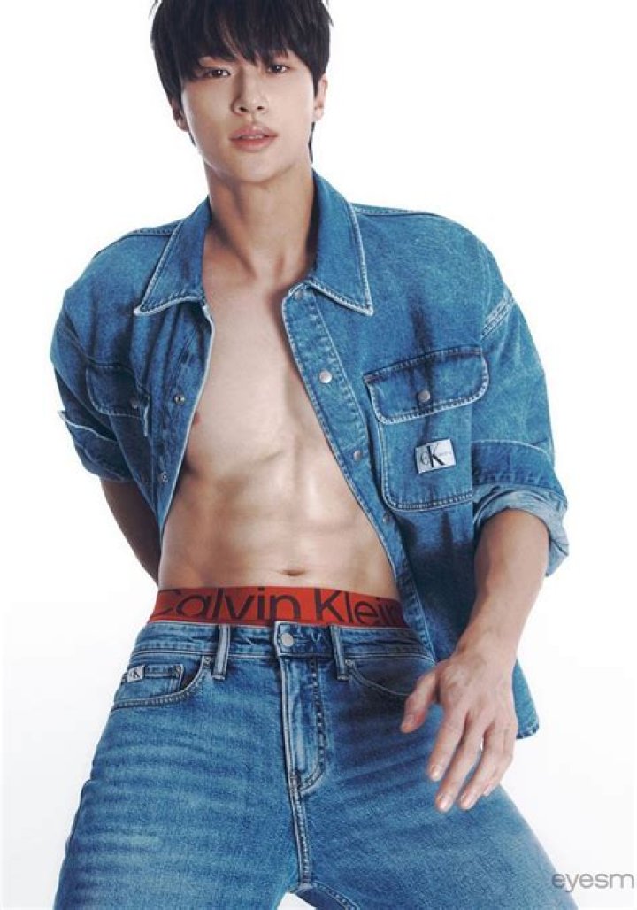 Byeon Woo-Seok- Age, Height, Net Worth, Girlfriend, Dating