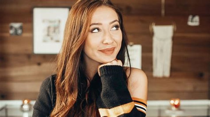 Caitlin Bea- Bio, Age, Height, Boyfriend, Net Worth, Ethnicity