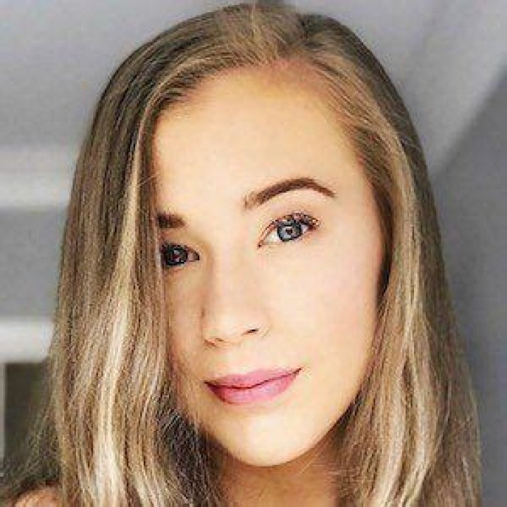 Caitlin Cummins- Age, Boyfriend, Net Worth, Height, Ethnicity