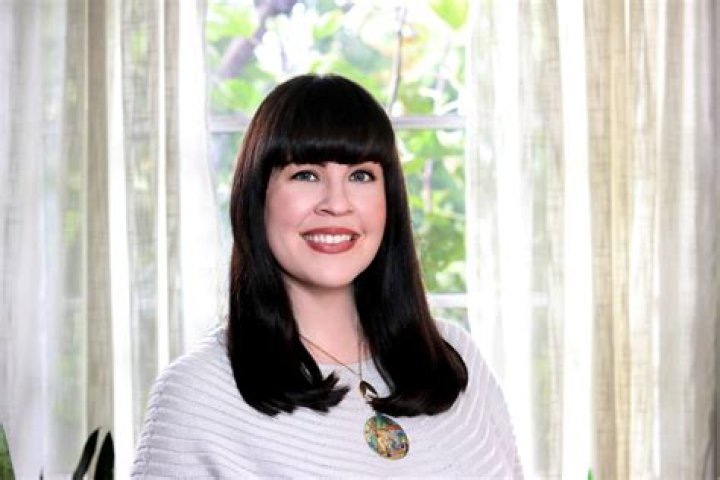 Caitlin Doughty- Bio, Wiki, Age, Height, Weight, Net Worth, Relationship