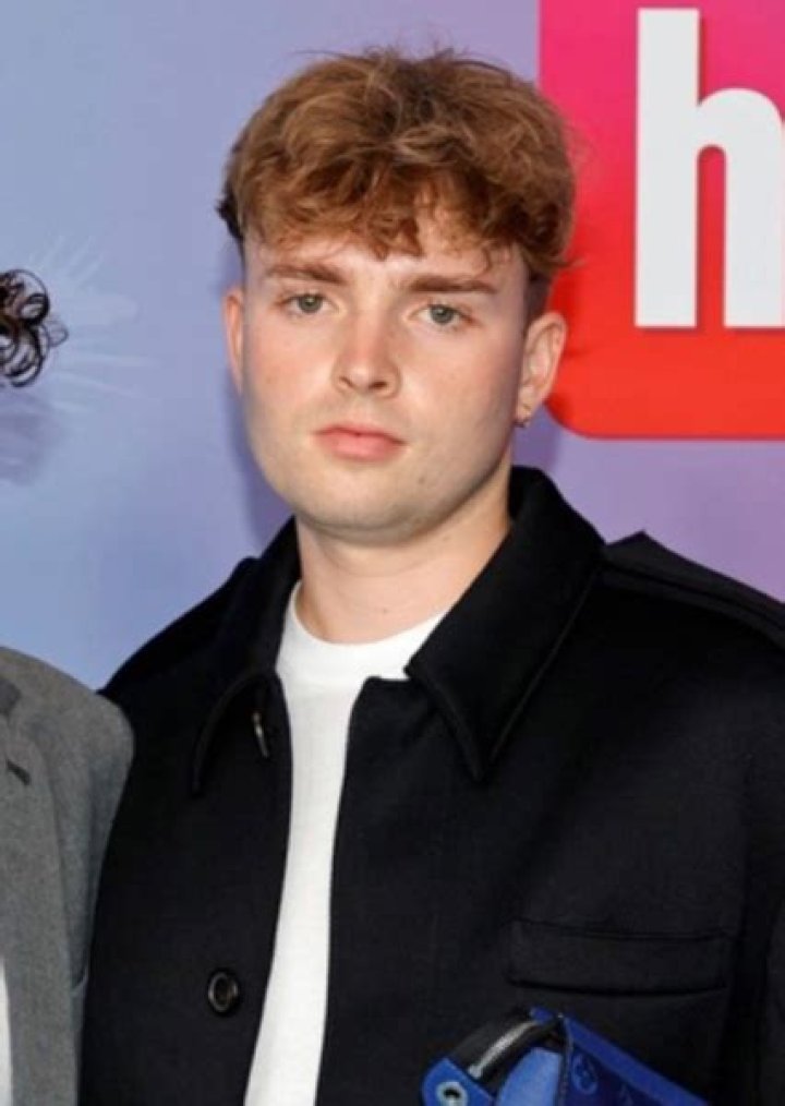 Cameron Field- Bio, Age, Height, Net Worth, Girlfriend, Dating