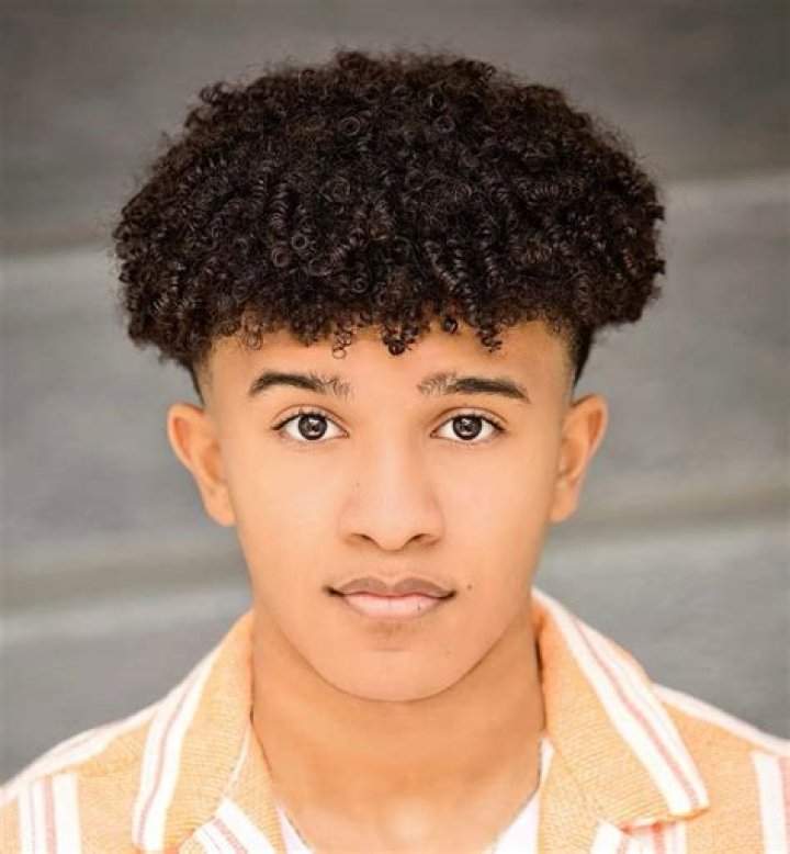 Cameron J. Wright- Biography, Age, Height, Girlfriend, Net Worth