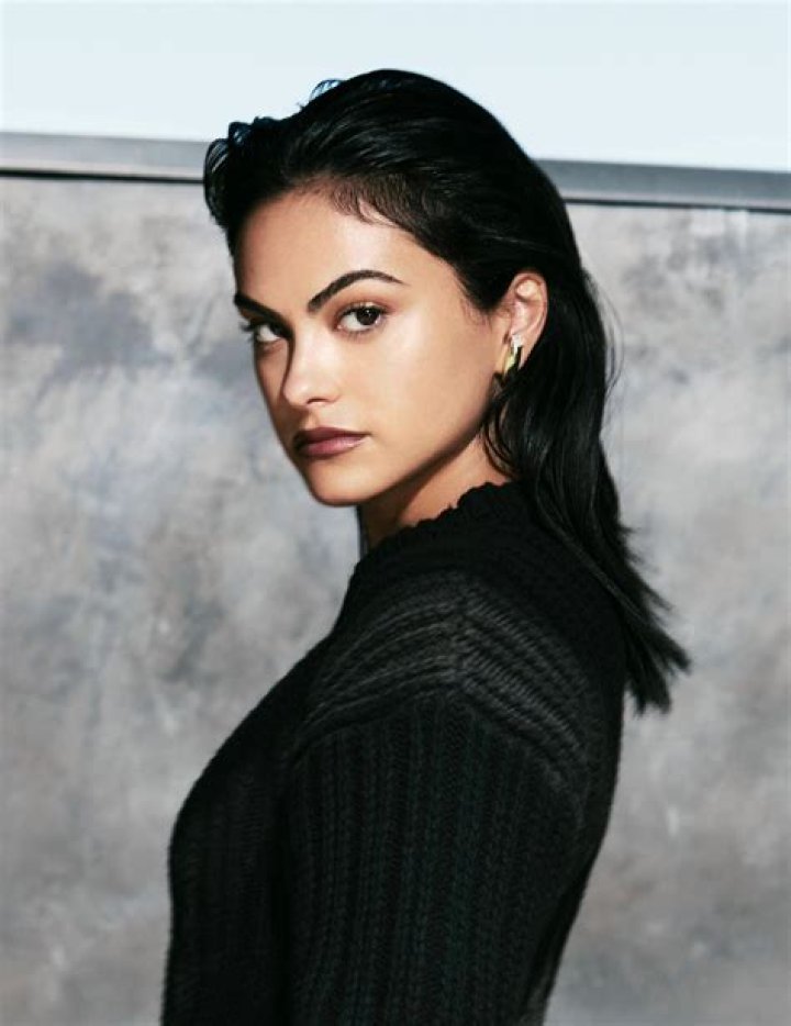 Camila Mendes- Wiki, Bio, Age, Height, Net Worth, Boyfriend