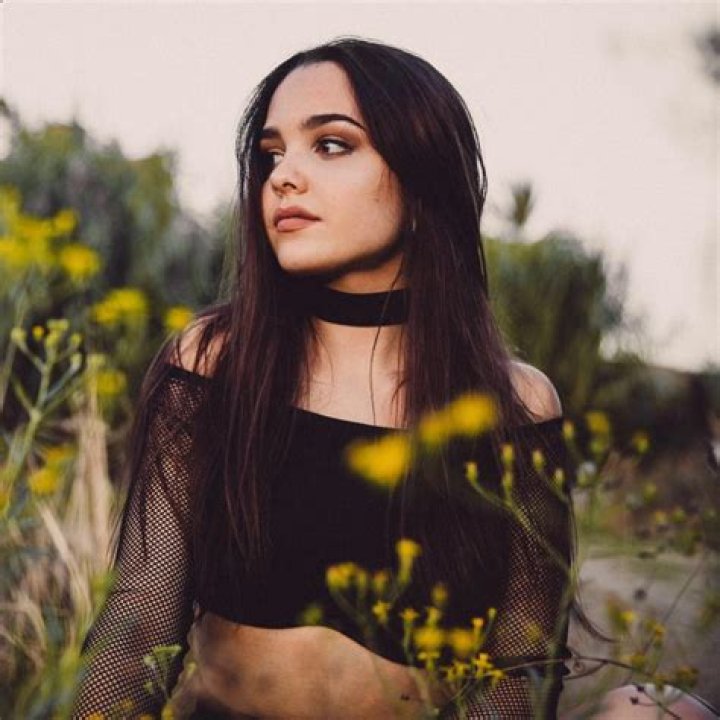 Carly Gibert- Wiki, Age, Height, Net Worth, Boyfriend, Ethnicity