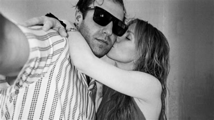 Carly Rae Jepsen- Wiki, Age, Height, Net Worth, Husband, Marriage