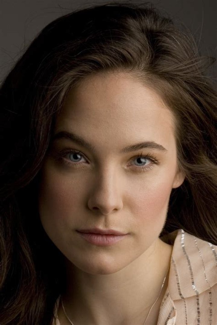 Caroline Dhavernas- Bio, Wiki, Age, Height, Net Worth, Relationship