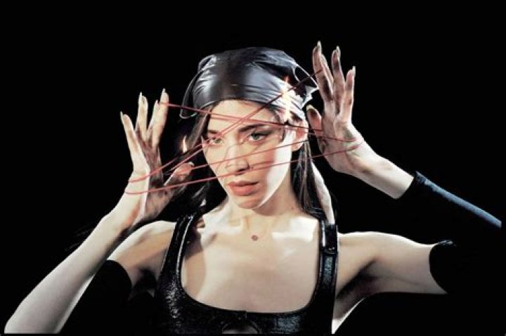 Caroline Polachek- Wiki, Biography, Age, Height, Net Worth, Husband