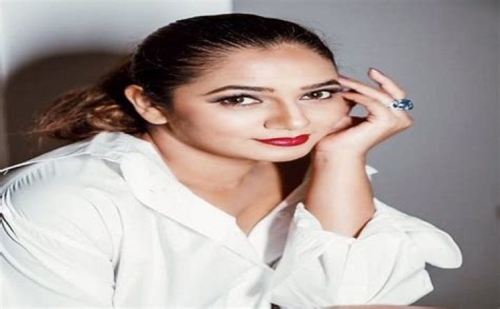 Chaitra Hallikeri – Wiki, Age, Height, Ethnicity, Husband, Net Worth, Career