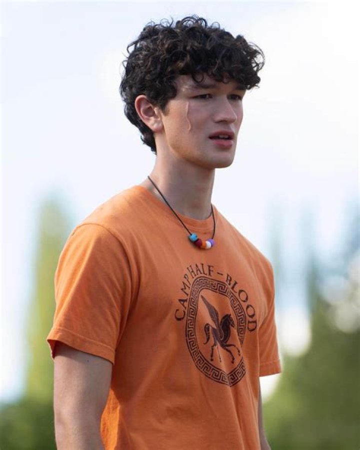 Charlie Bushnell- Wiki, Age, Ethnicity, Girlfriend, Net Worth, Height, Career (Biographygist)