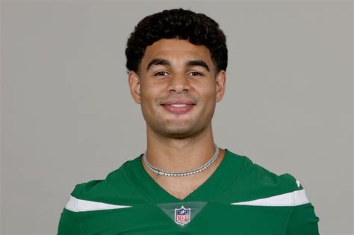Chazz Surratt- Wiki, Age, Height, Girlfriend, Net Worth, Ethnicity