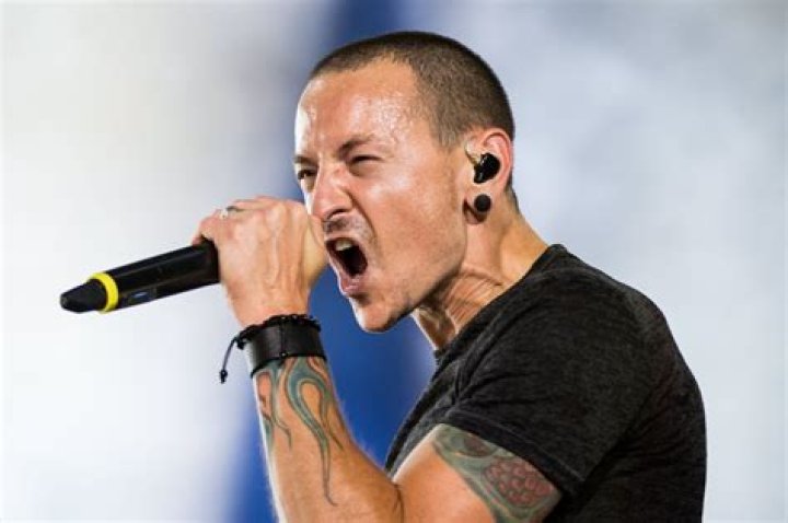 Chester Bennington- Net Worth, Bio, Age, Wife, Marriage, Height, Ethnicity