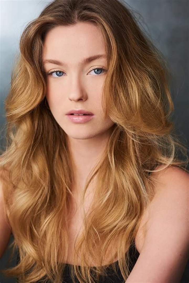 
Chloe Rose Robertson- Wiki, Age, Height, Net Worth, Boyfriend, Ethnicity	