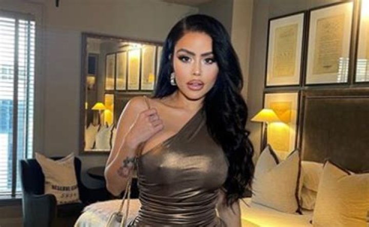 Chloe Saxon- Net Worth, Bio, Age, Dating, Height, Career