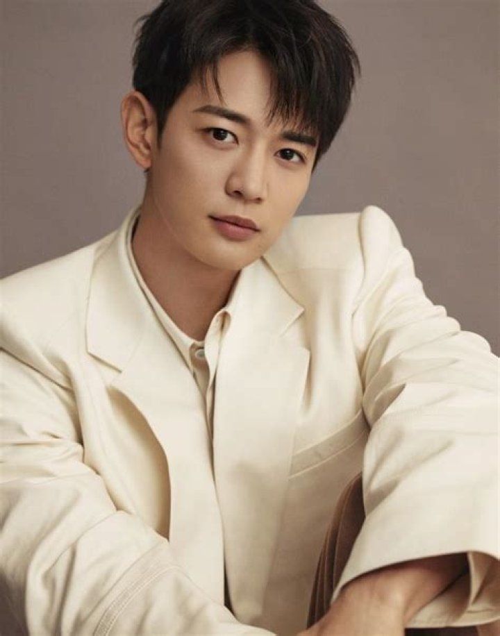 Choi Min-ho Biography, Age, Height, Net Worth, Girlfriend, Dating