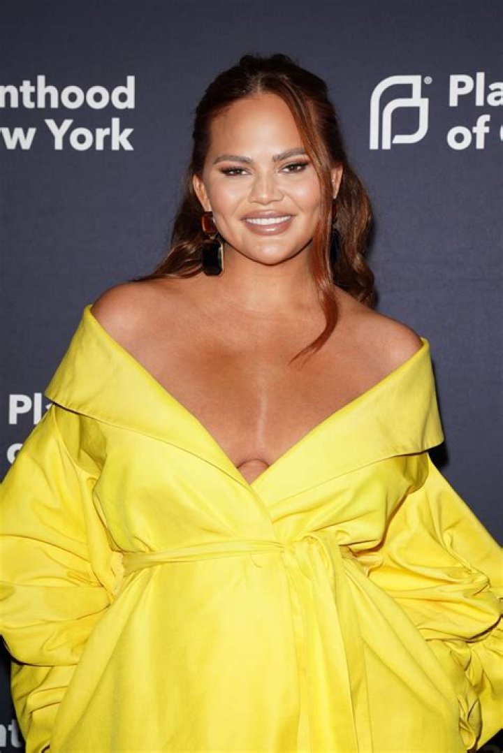 Chrissy Teigen- Bio, Wiki, Age, Height, Net Worth, Relationship, Career