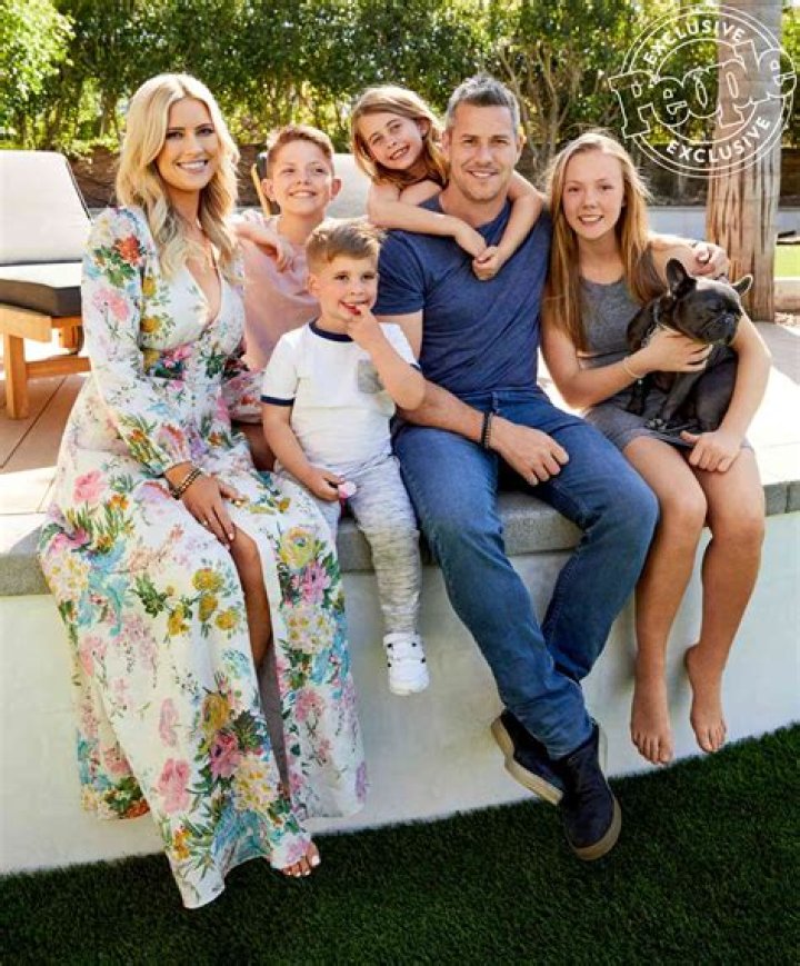 Who Is Christina Anstead? Wiki, Age, Ethnicity, Husband, Net Worth, Height (Biographygist)