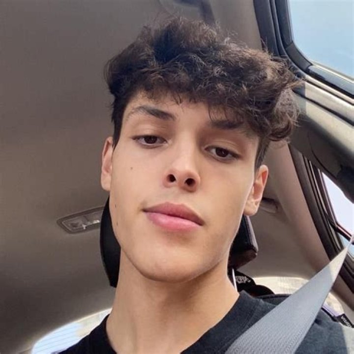 Christopher Romero- Net worth, Age, Girlfriend, Height, Nationality, Tik Tok