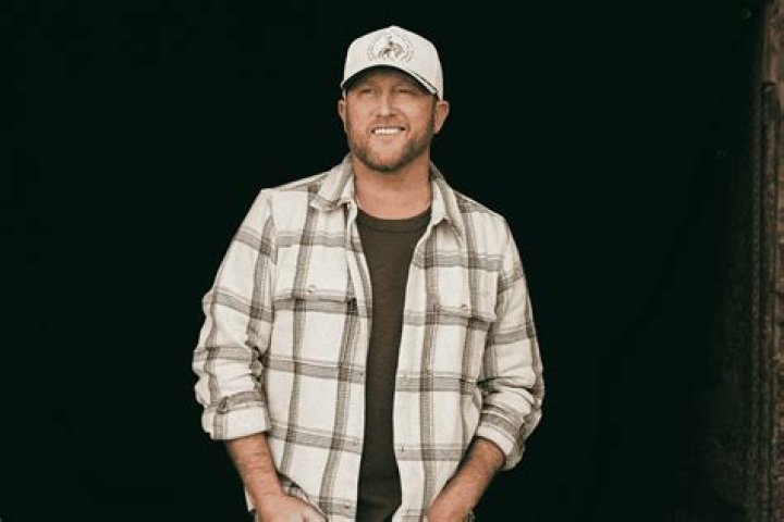 Cole Swindell- Wiki, Age, Wife, Net Worth, Ethnicity, Height