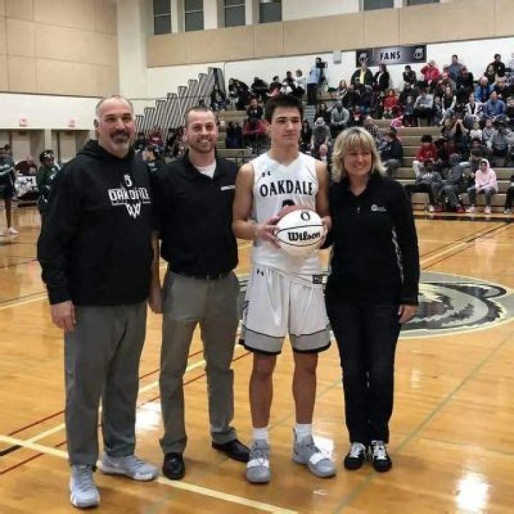 Collin Schlee Wiki: How Old Is He? Football Player Parents Details