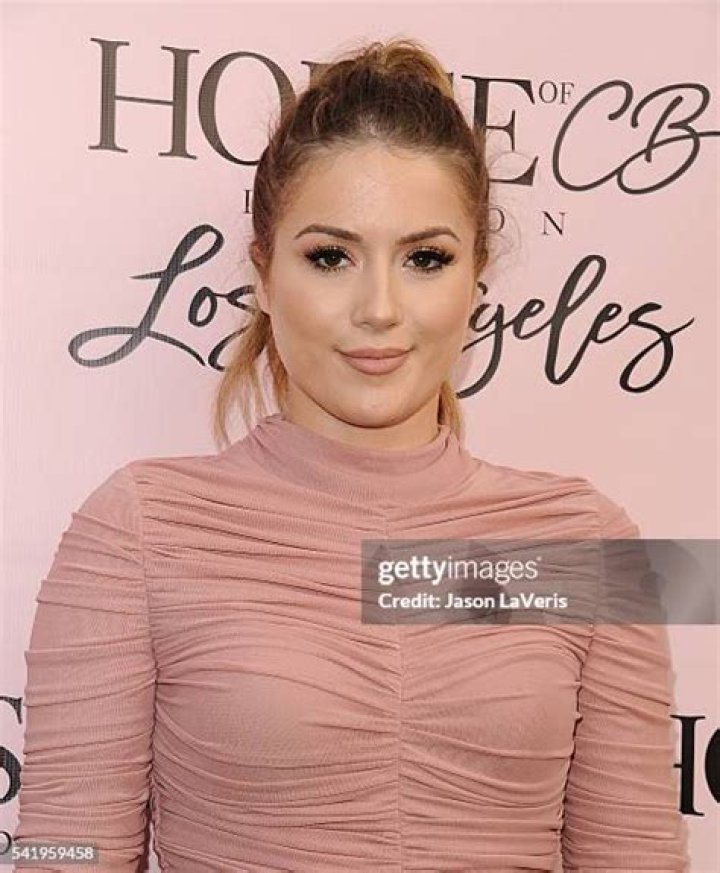 Conna Walker- Wiki, Age, Height, Net Worth, Boyfriend, Ethnicity