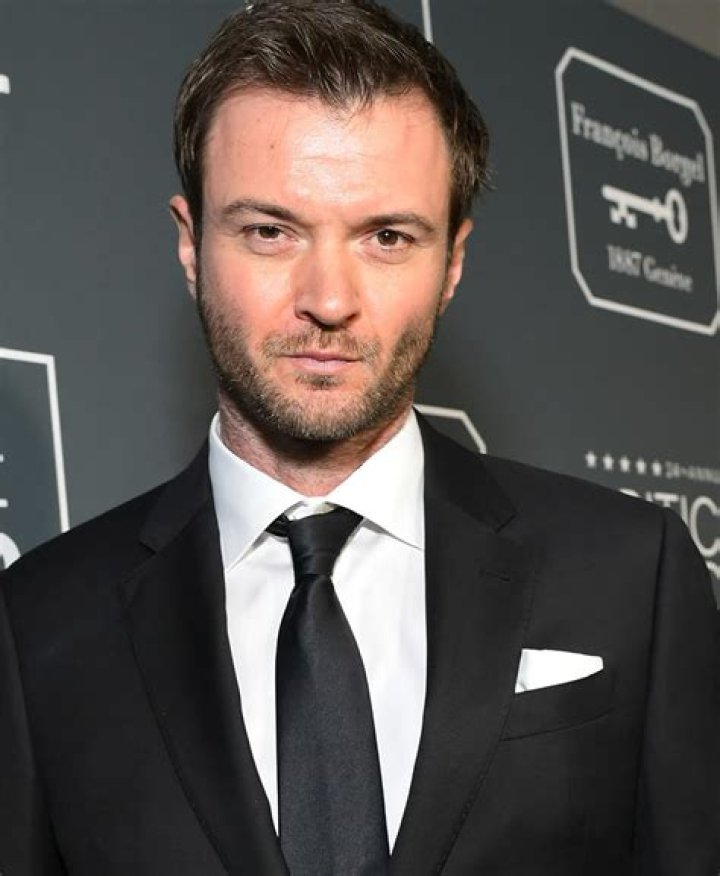 Costa Ronin- Wiki, Age, Height, Net Worth, Wife, Ethnicity