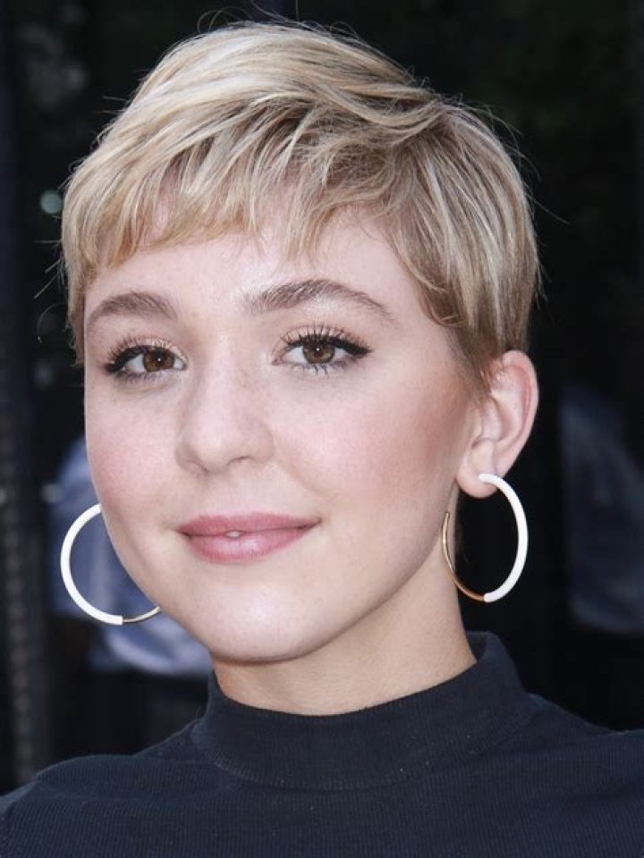 Cozi Zuehlsdorff- Age, Bio, Wiki, Boyfriend, Height, Net Worth, Career