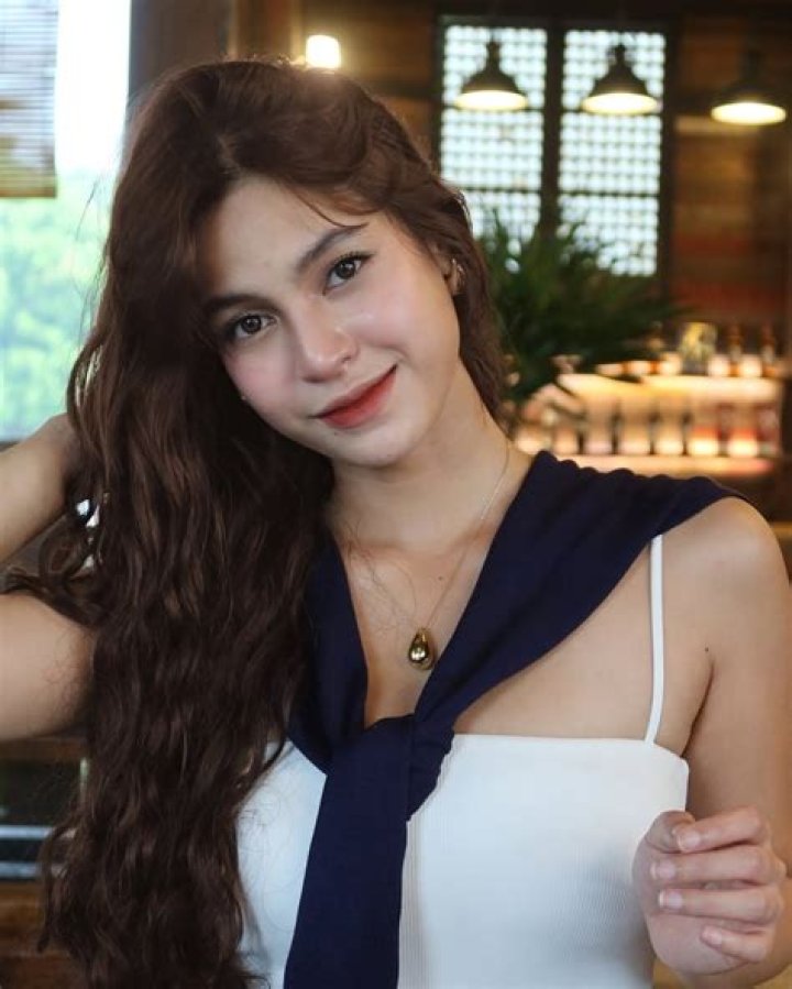 Criselda Alvarez- Age, Net Worth, Height, Boyfriend, Nationality