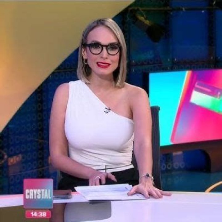 Crystal Mendivil Age: How Old Is She? Jounalist Family & Wiki