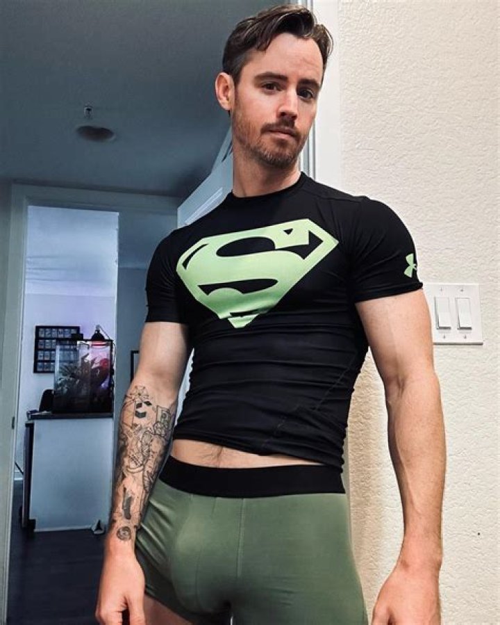 Dan Benson- Wiki, Age, Height, Girlfriend, Net Worth, Career