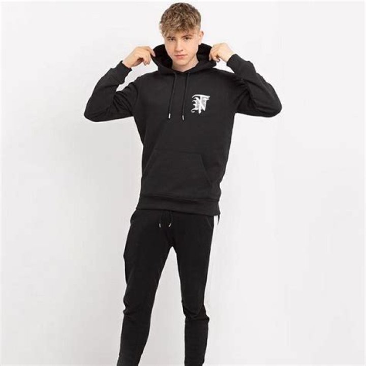 Dan Woolley- Bio, Age, Girlfriend, Net wWrth, Height, Religion