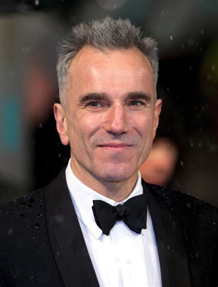 Who is Daniel Day-Lewis? Wiki, Age, Wife, Net Worth, Ethnicity, Height, Career (Biographygist)