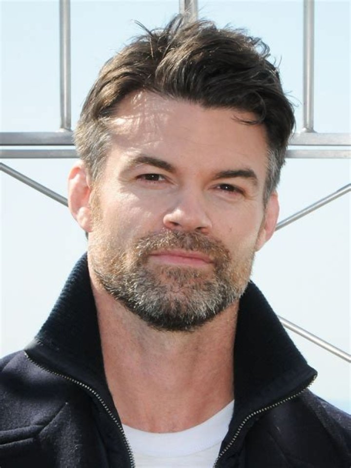 Who is Daniel Gillies? Wiki, Age, Height, Net Worth, Wife, Career