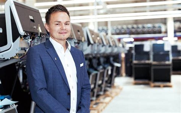 Daniel Strauch- Net Worth, Wiki, Age, Ethnicity, Girlfriend, Height, Career