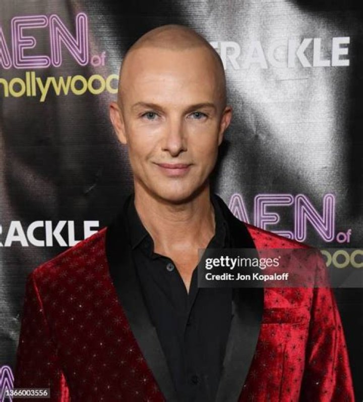 Darren Tieste- Net Worth, Bio, Age, Ethnicity, Girlfriend, Height, Career