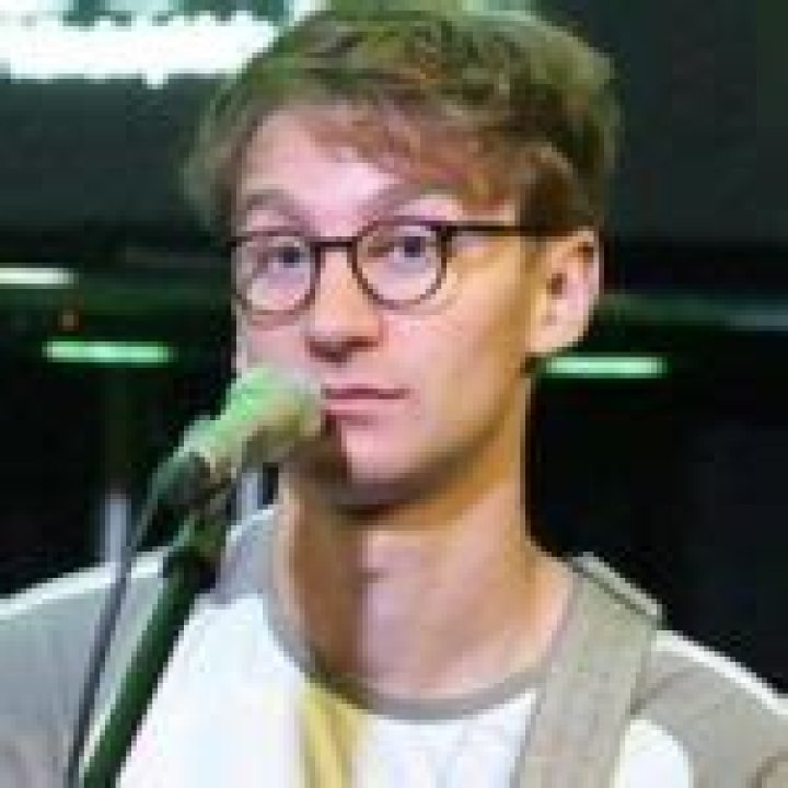 Dave Bayley- Wiki, Age, Net Worth, Girlfriend, Height, Songs