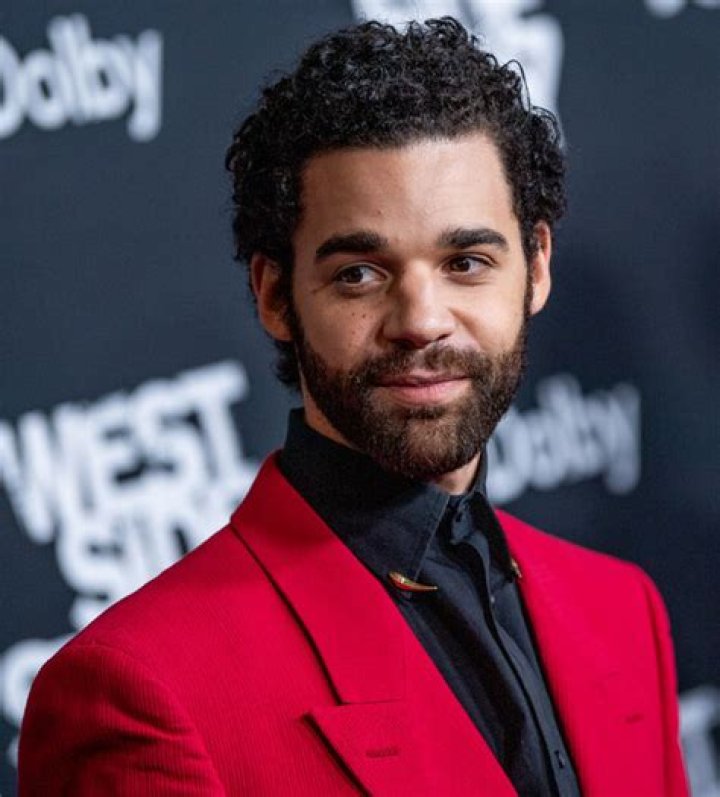 David Alvarez- Net Worth, Bio, Age, Girlfriend, Height, Ethnicity, Career