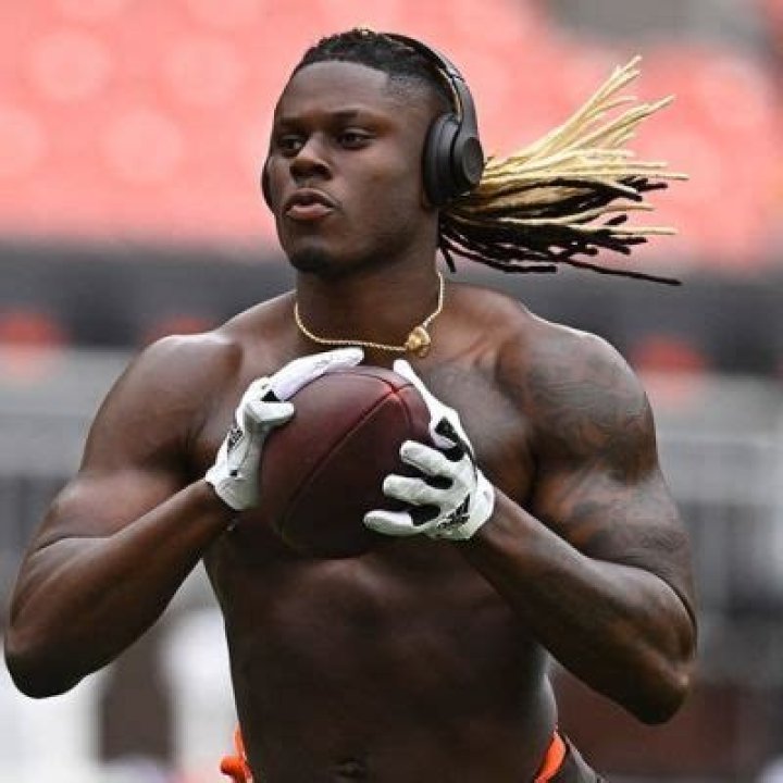 David Njoku Salary & Net Worth: How Much Does He Earn? Contract Details