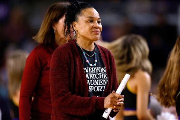 
Dawn Staley Ethnicity: Where is She From? Basketball Coach Wiki & Nationality	
