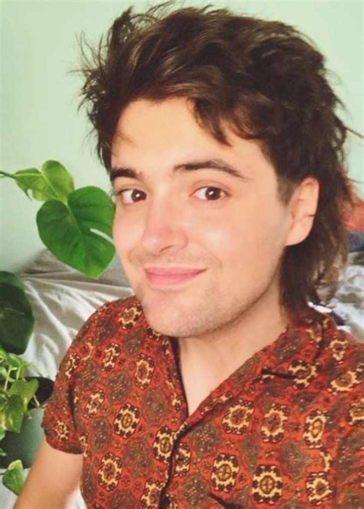 Dean Dobbs- Bio, Age, Girlfriend, Net Worth, Height, Career