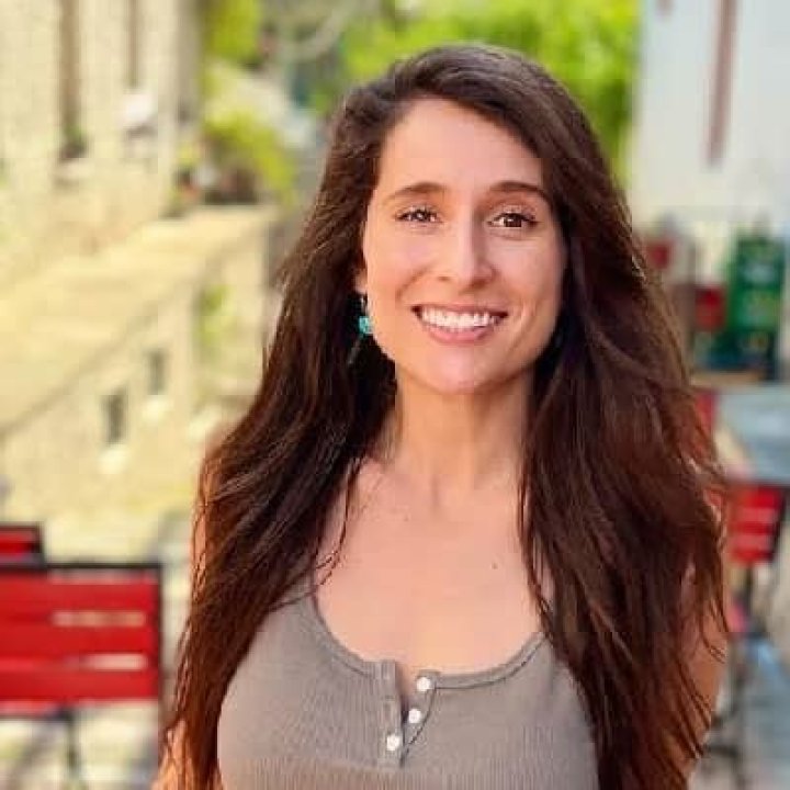 Dear Alyne- Age, Boyfriend, Height, Net Worth, Career, Nationality