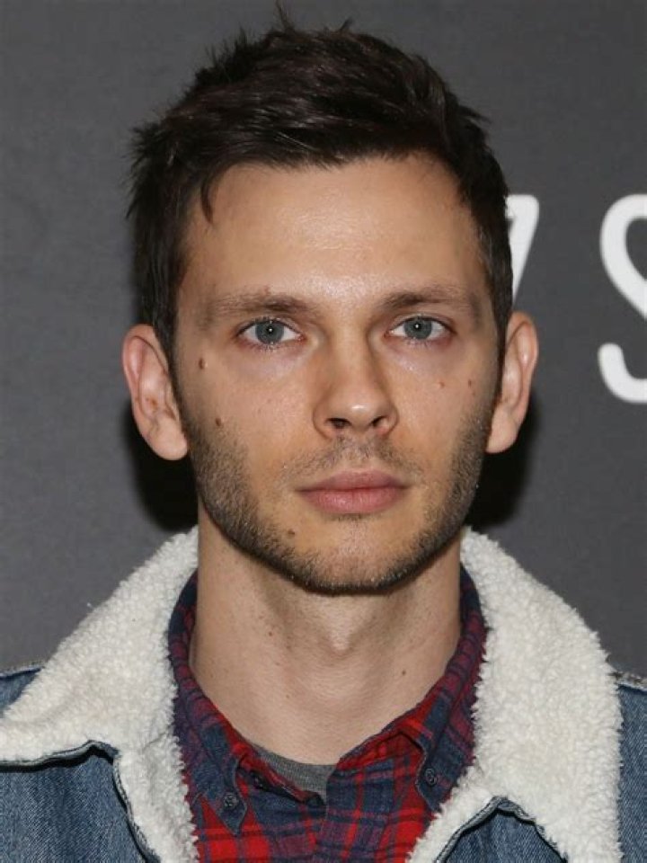 Devon Graye- Net Worth, Bio, Age, Dating, Height, Nationality, Ethnicity, Career