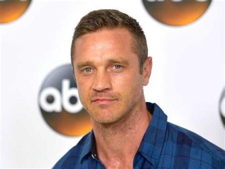 Devon Sawa- Wiki, Age, Height, Net Worth, Wife, Career