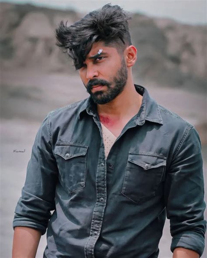 Dhruv Vikram- Wiki, Age, Girlfriend, Ethnicity, Net Worth, Height, Career