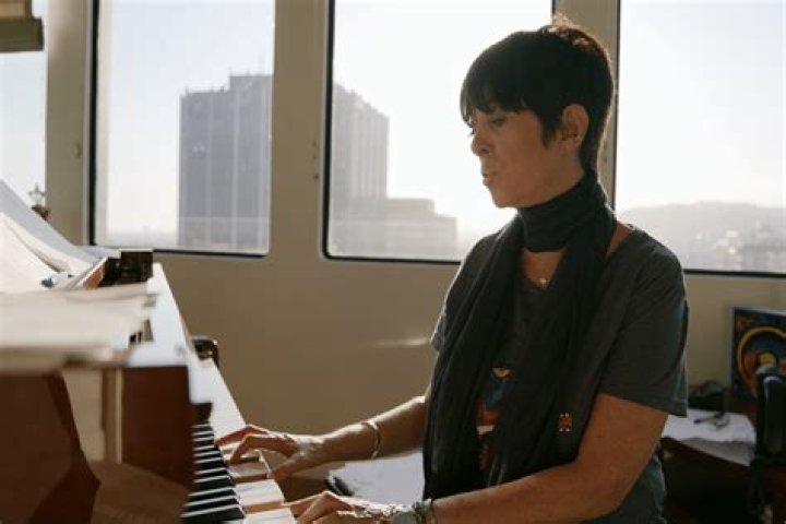 Who is Diane Warren? Wiki, Age, Husband, Net Worth, Height, Ethnicity (Biographygist)
