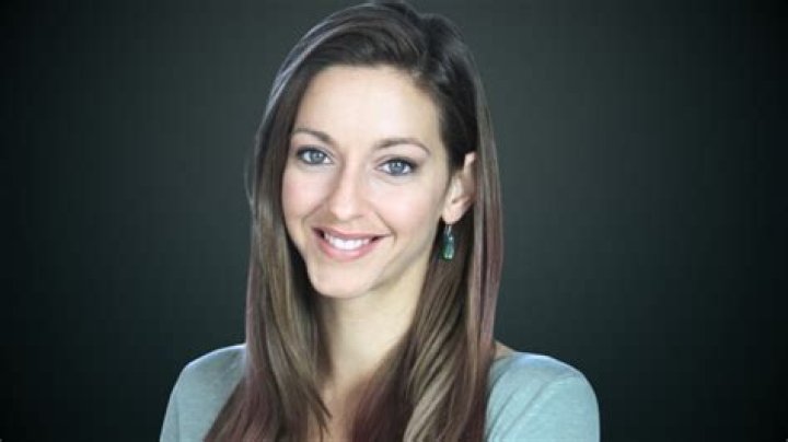 Dianna Cowern- Wiki, Age, Height, Net Worth, Husband, Ethnicity