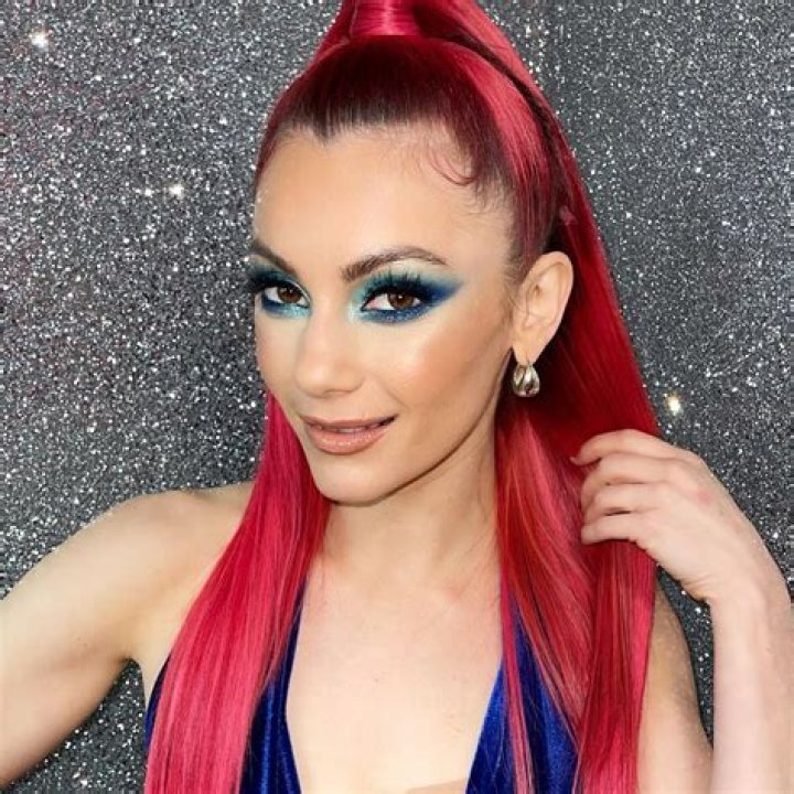 Dianne Buswell- Bio, Age, Height, Net Worth, Boyfriend, Dating