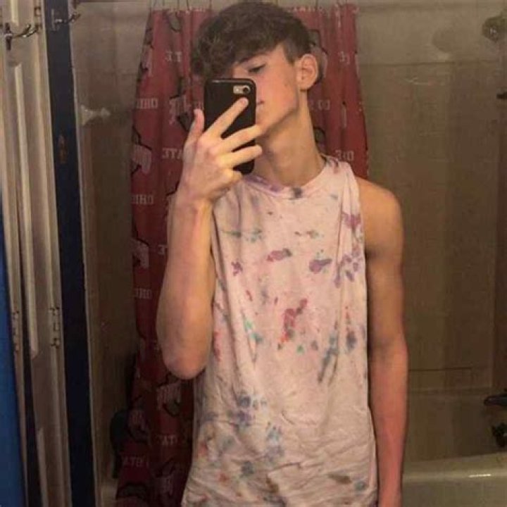 Dillon Bradley- Bio, Wiki, Age, Girlfriend, Height, Net Worth, Career