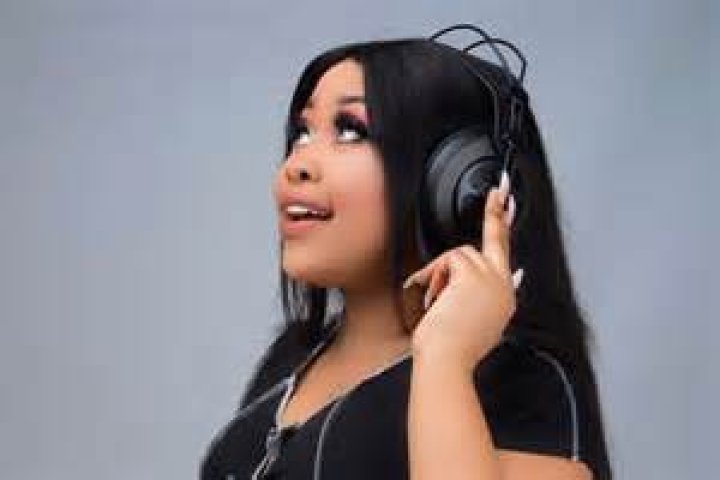 DJ Hlo- Wiki, Age, Boyfriend, Net Worth, Height, Career